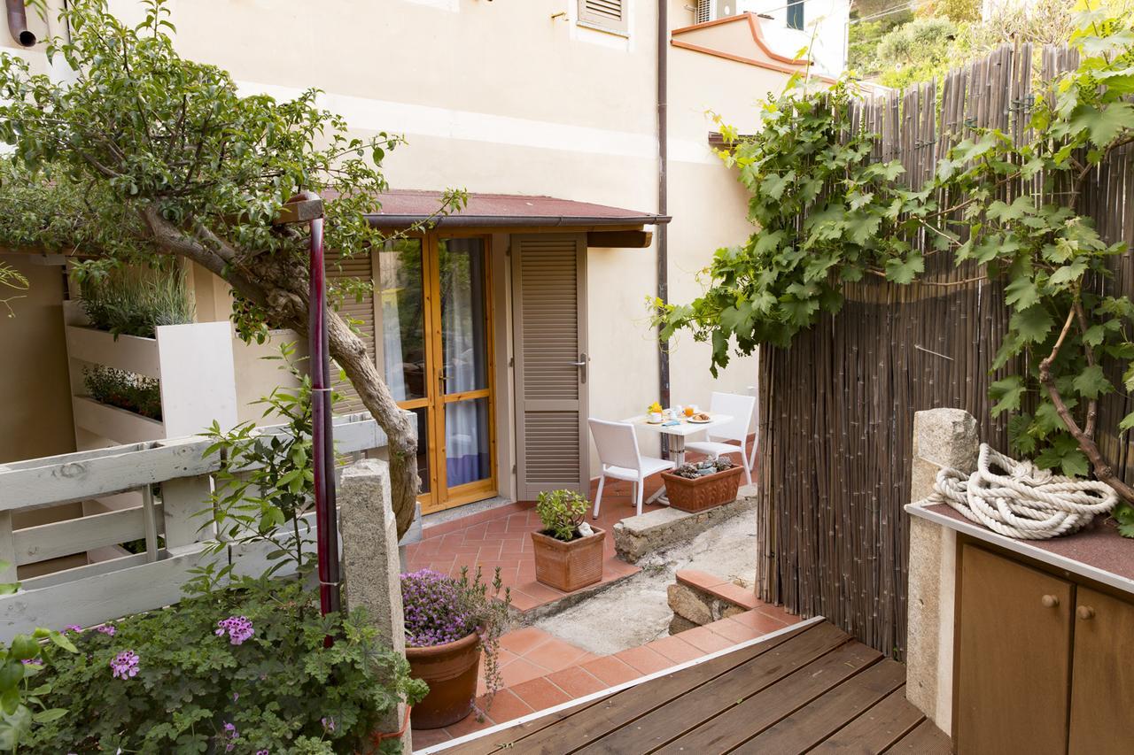 Hotel Corallo Pomonte Exterior photo